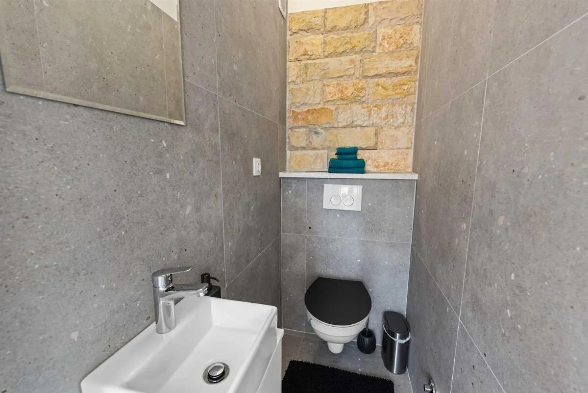 Apartment With Pool By Aneo Travel Novi Vinodolski